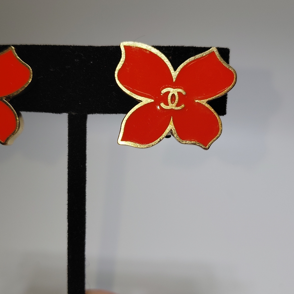 Chanel Camelia Flower Lucky Clover Orange Red Vtg Clip On Earrings COA - Picture 4 of 7